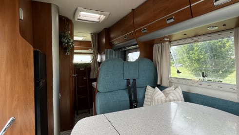 Camping-car complet pour 3 personnes hors réseau