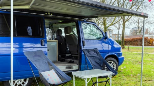 Foelie – 4p Volkswagen campervan uit 2002