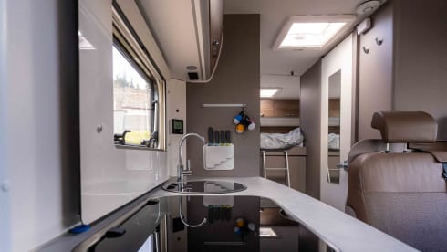A7300DB – Etrusco 6 berth 5 seatbelts 2021. Automatic. 5G Internet. TV. Solar Panels.