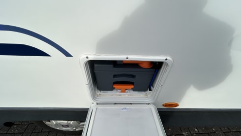 Jeffy – Jeffy – Low-Mileage, Fully Stocked Motorhome, Sleeps 6 Including Insurance!