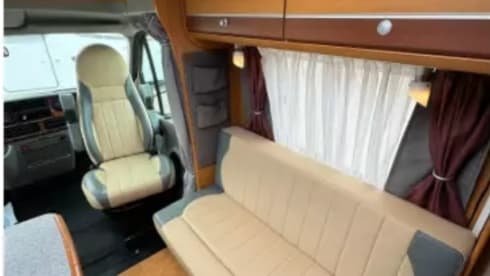 4p Dethleffs semi-integrated from 2006