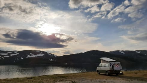 4p Volkswagen bus from 1995