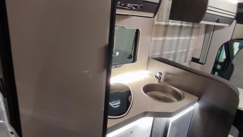 Fully equipped Mobilhome (2022) - Roller Team 284TL - 5 pers.