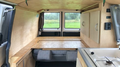 2p Volkswagen bus from 1992