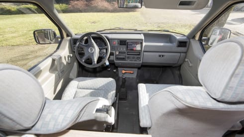Desert - Cozy and robust VW T4 multivan with lifting roof