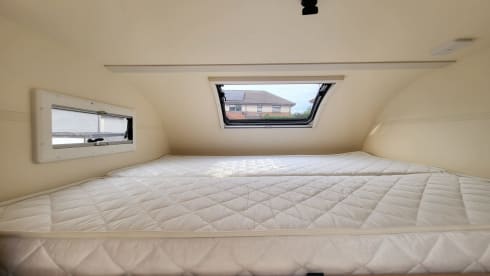 6 Berth, Ford Autoroller 746, Automatic Luxury