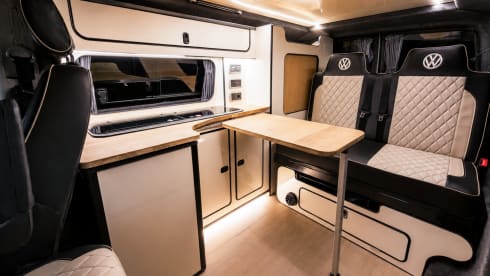 Oakley – Premium VW T6.1 Campervan 2021 — Hefdak, slaapplaatsen voor 4 personen