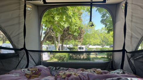 Happy Yellow Beach Camper – 4p Volkswagen bus from 2015