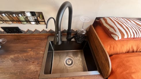 Snappie the van – camper furgonato autosufficiente
