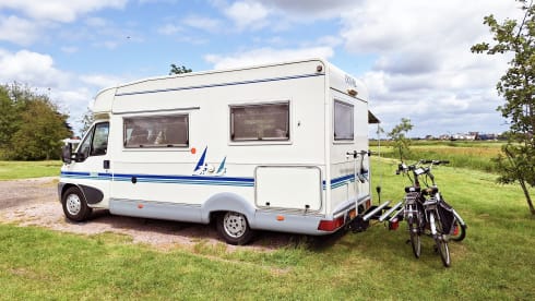 Crystall – Beautiful, neat 2-person camper