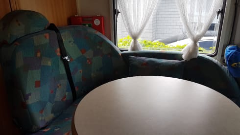 Cozy camper, fully equipped. With scooter carrier/bicycle carrier