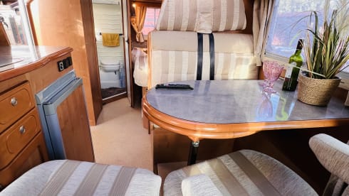Compleet huisje op wielen! – Rapido Camper 2 person compact and complete!