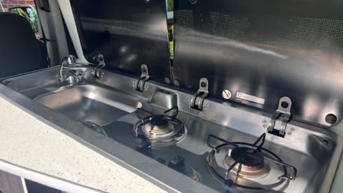 Bumble Bee – 4 berth Volkswagen campervan from 2017