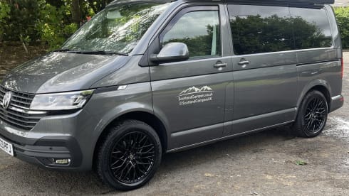 Harris – 2023 luxury transporter 6.1 auto Campervan