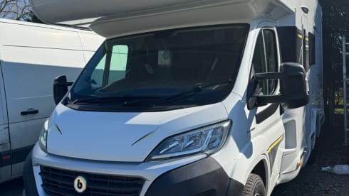 Benny boy – 4 berth Benimar alcove from 2021