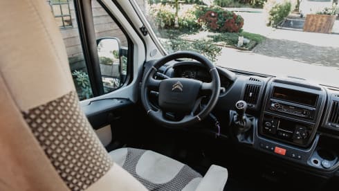 beautiful 2p Pössl bus from 2018