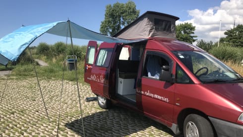 Rooie Sien – compact mini motorhome