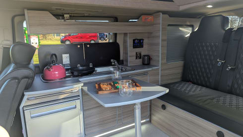 Jim – Nissan Elgrand Campervan