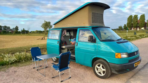 Kermit – Original Volkswagen t4 California 1994 6 persons off-grid