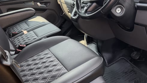 Bumblebee – Camper Ford a 4 posti letto del 2019