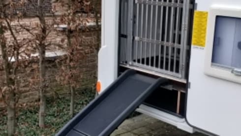 Ittercampers – 6p Sun Living semi-integrated from 2022