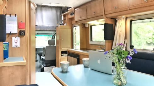 Fresh VW camper around! (4 person alcove)