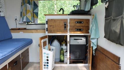 AdVANture – 2p Ford campervan from 2008