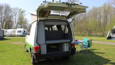 Lisanne – Bus Volkswagen T4 compact et fiable 2/4 personnes