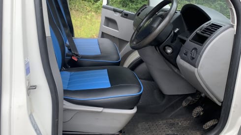 Sky – 4 berth Volkswagen Transporter campervan 