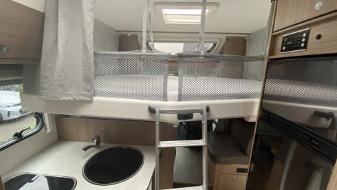 4P Luxury Carado Camper fully equipped
