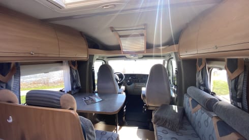 Camper Harderwijk – 4p Bürstner semi-integrated from 2004