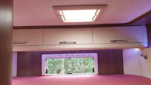 RollerTeam2 – Luxe Rollerteam camper, 5 gordels en veel opbergruimte, compleet ingericht