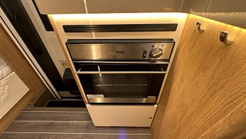 Tranquil – 6 berth Autoroller Luxury 707 Auto Brand new from 2025