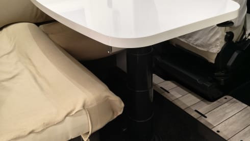 4p McLouis semi-integrated uit 2024