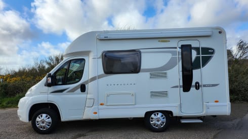 Flossieflo – 2 berth 2014 fully equipped Fiat Bessacarr 