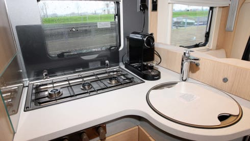 Glamper Camper – Hymer BMCT 680 5 persons!