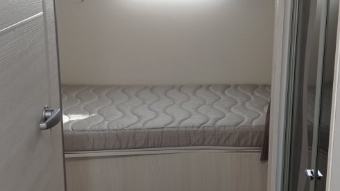 720 Titanium Premium – 5p Chausson semi-integrated from 2021 - NEW CONDITION