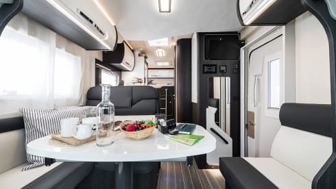Davina – 4 Berth Zefiro 655 - Excellent family moho & easy to drive! 