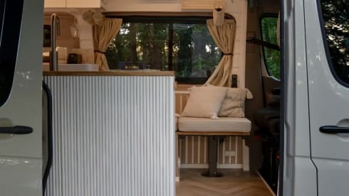 5. Vanlife mit Stil | Voll ausgestattetes Off-Grid-Campingfahrzeug