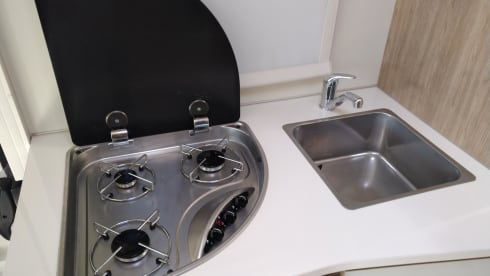 Merry Mary – Spacious Rimor 98p 2019 - Single beds - Pull-down bed - Air conditioning - Lots of sunlight