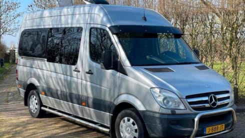 Mercy – Mercedes camper van for 3 persons