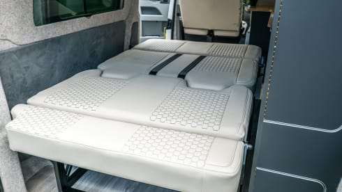 4 berth Volkswagen bus from 2012