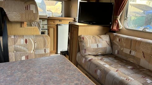 Big Betsy  – Classic Fiat Swift Royale 1996 - 5 Berth Motorhome for Rent!