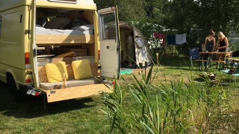 La Bus – 2p Mercedes-Benz campervan uit 1977