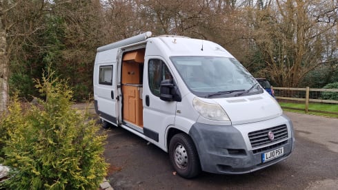 Max – 2/3 berth Fiat Ducato 2010 self contained with H&C water, shower and WC