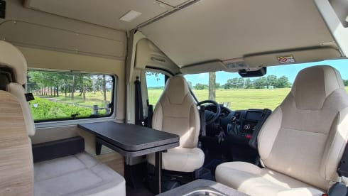 Knaus Boxstar – Beautiful 3/4 person bus camper