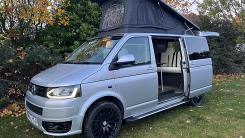 Clarence – Fully insured 4 berth motorhome to explore and enjoy Britain and Europe