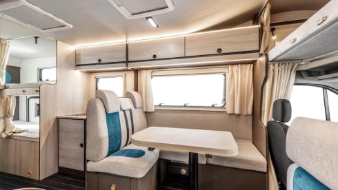 Spacious Rimor Kilig 50 - 6 person camper