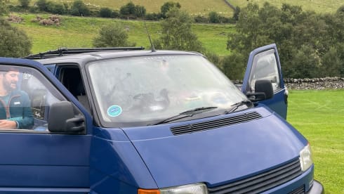 Mr Blue Sky  –  Volkswagen Campervan von 1997