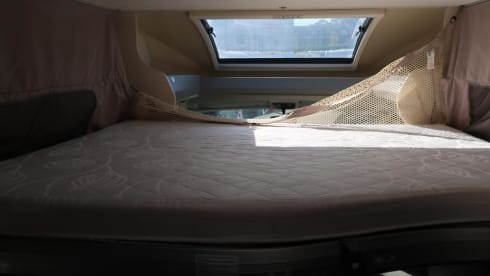 Luxuriously equipped 4-person Chausson